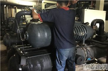 風(fēng)冷熱泵螺桿式冷水機(jī)組保養(yǎng)需注意哪些事項(xiàng)？
